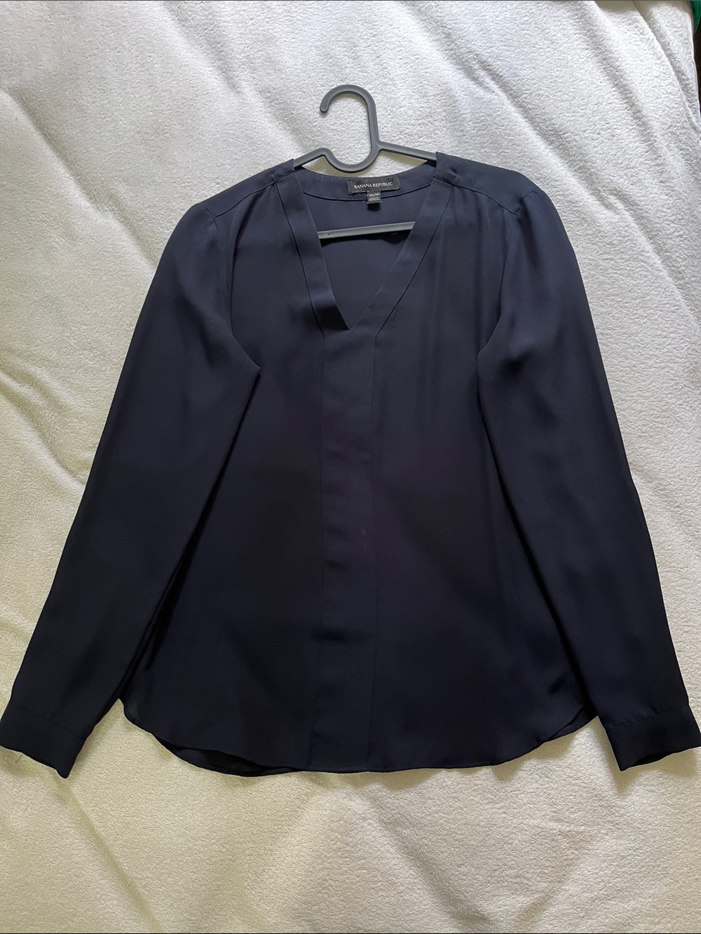 Banana Republic Dark Navy V-Neck Long Sleeve Blouse